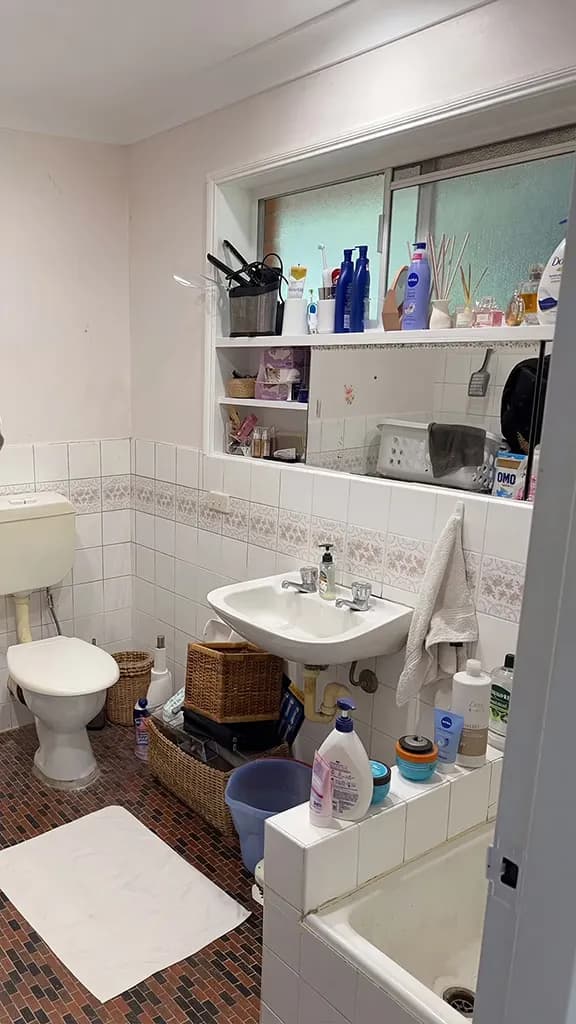Bathroom before renovation